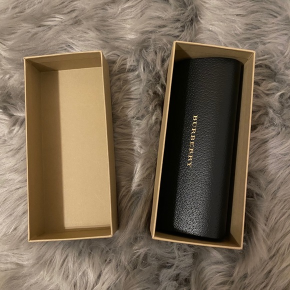 Brand New beautiful Burberry Sunglasses - Picture 7 of 10